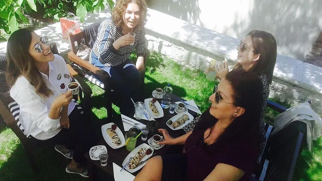 Sanart Guest House & Loca Garden Bergama